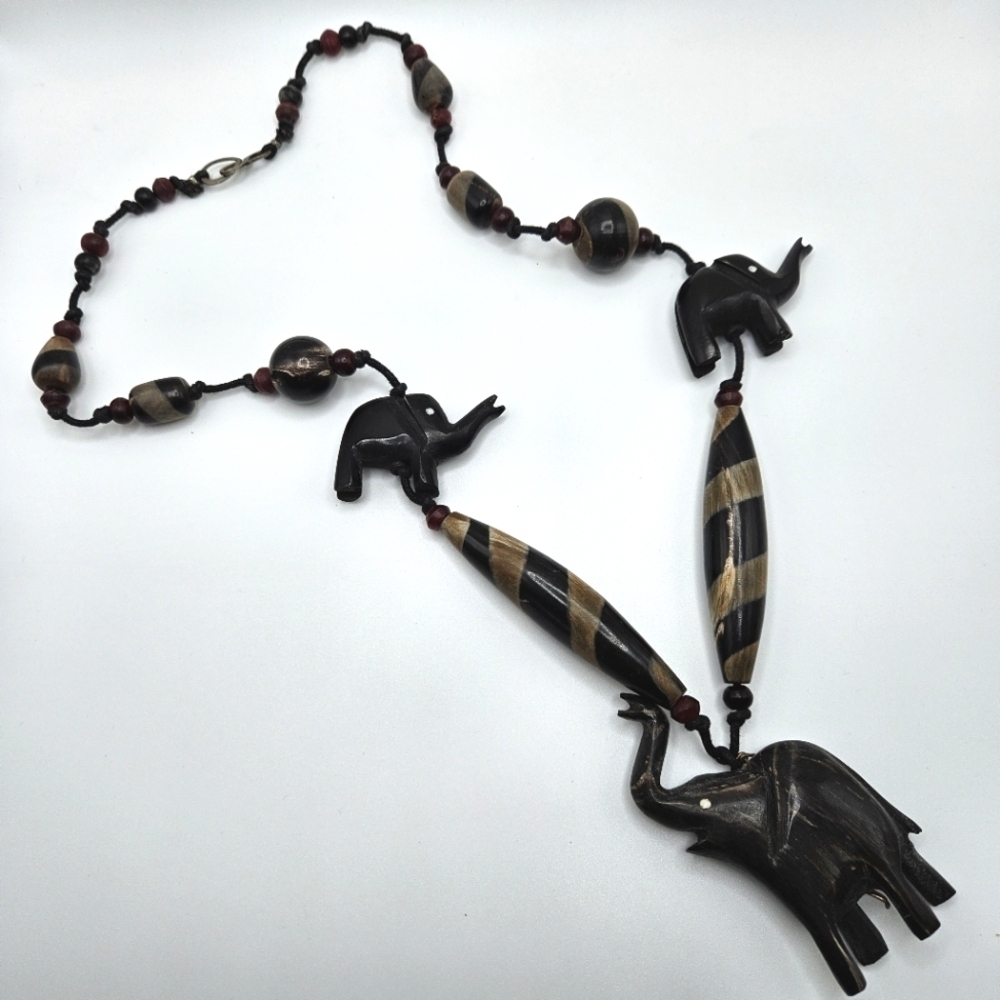 VINTAGE Resin Elephant Beaded Chunky Statement Necklace Made in India Safari